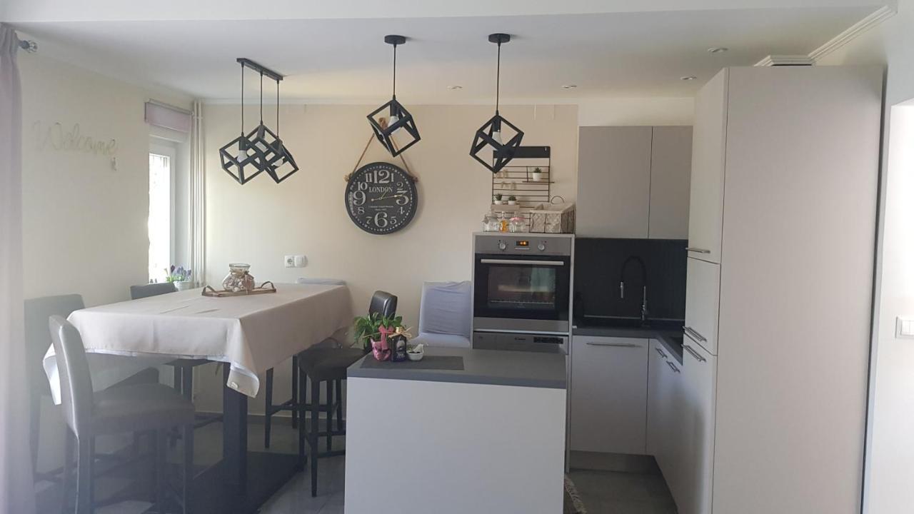 Apartment Dino Selce Bagian luar foto